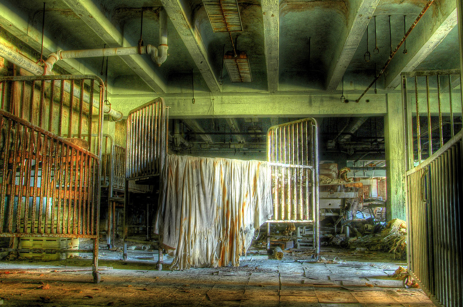 Abandoned Asylum: Creepy Crib